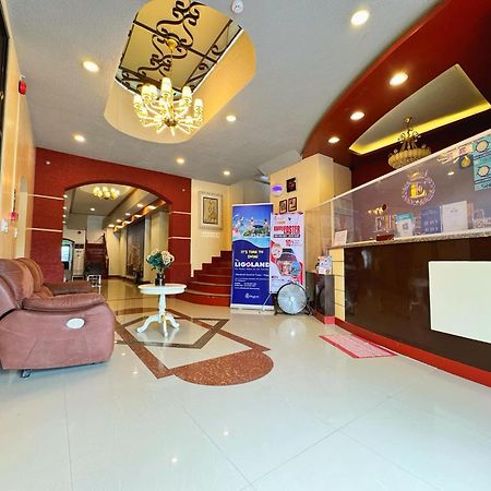 Elizabeth Hotel - Naga Pili  Экстерьер фото