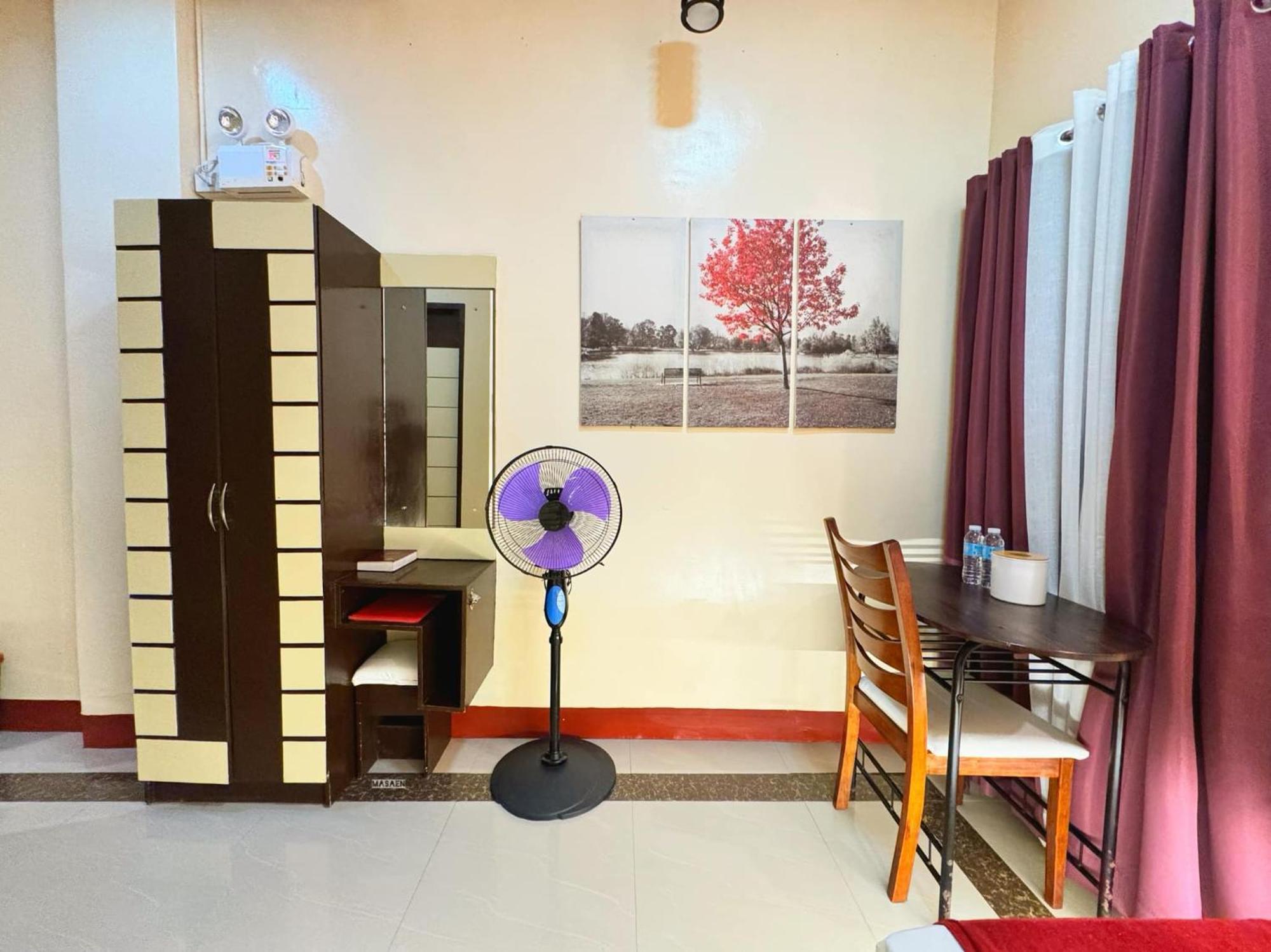 Elizabeth Hotel - Naga Pili  Экстерьер фото