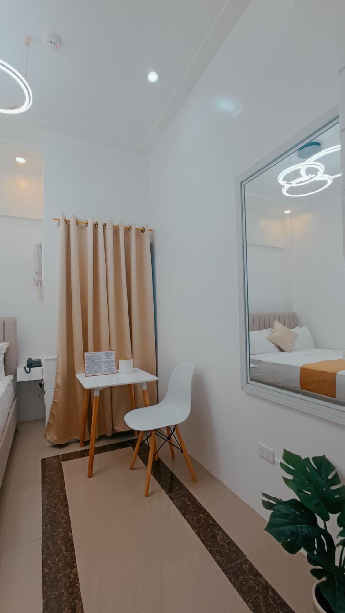 Elizabeth Hotel - Naga Pili  Экстерьер фото