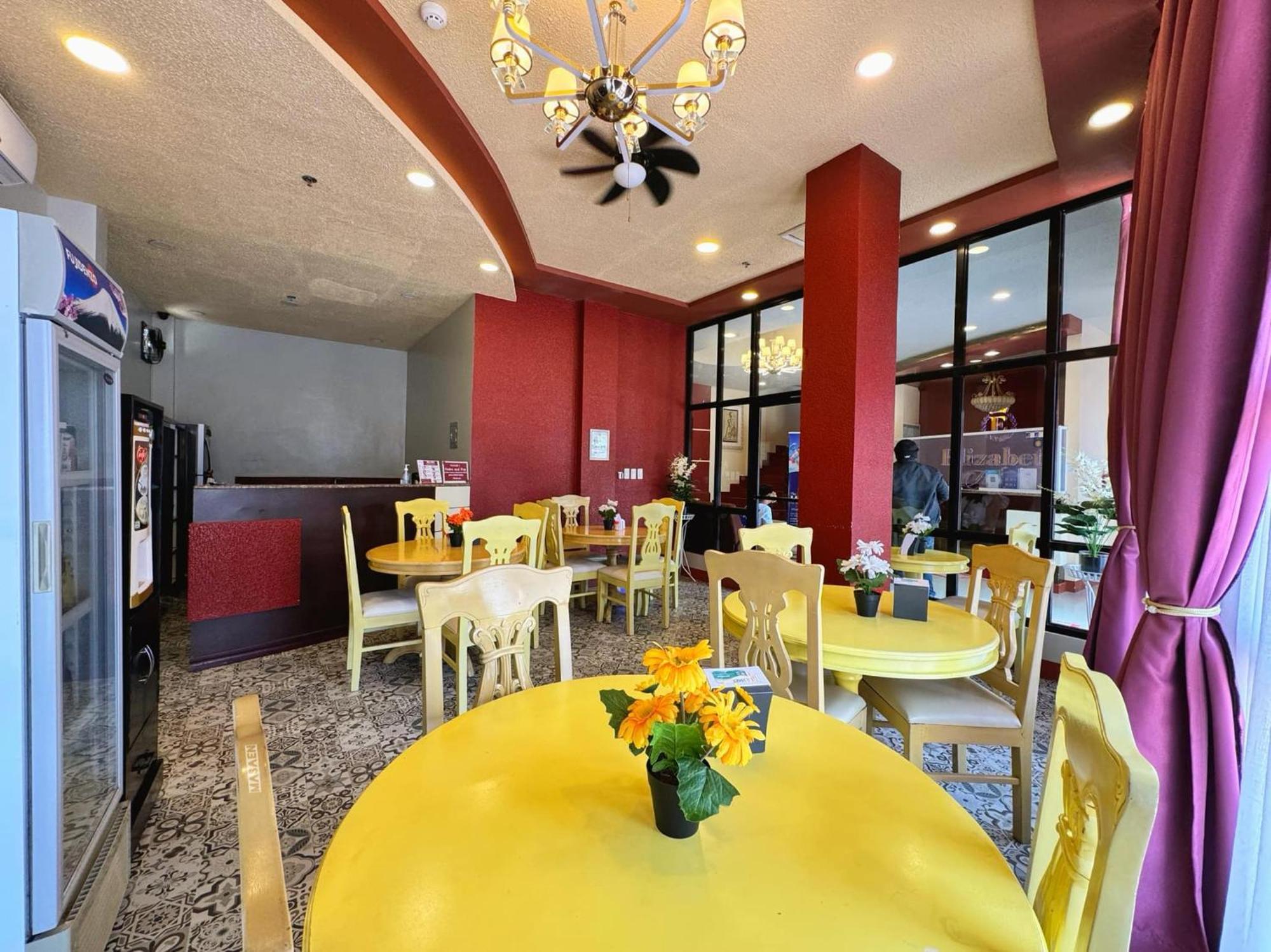 Elizabeth Hotel - Naga Pili  Экстерьер фото