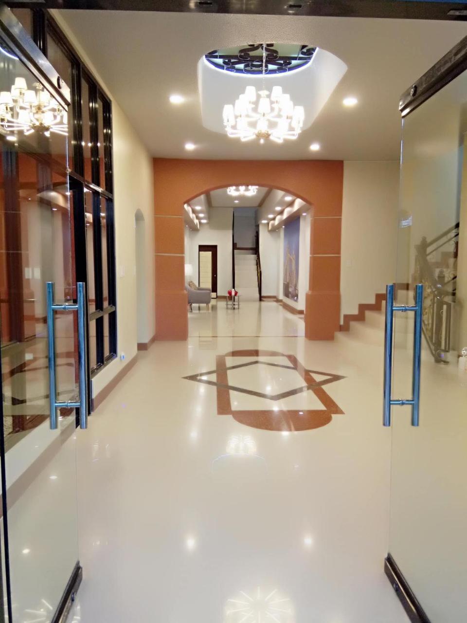 Elizabeth Hotel - Naga Pili  Экстерьер фото