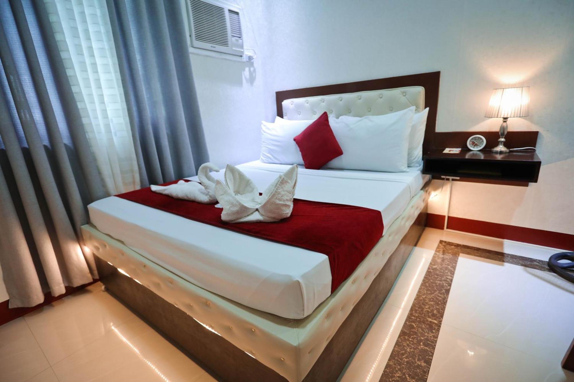 Elizabeth Hotel - Naga Pili  Экстерьер фото